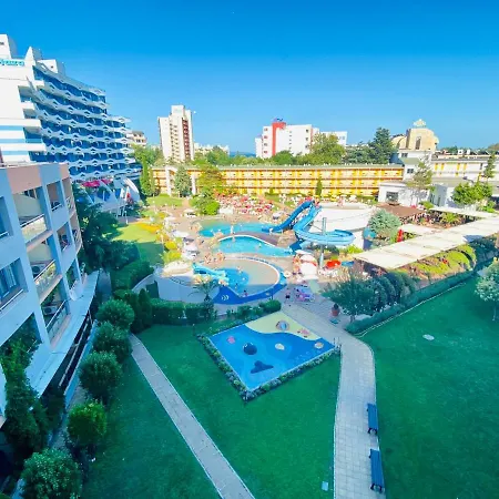 Family Apartment In Trakia Complex Διαμέρισμα *