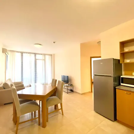 Family Apartment In Trakia Complex شقة ساني بيتش